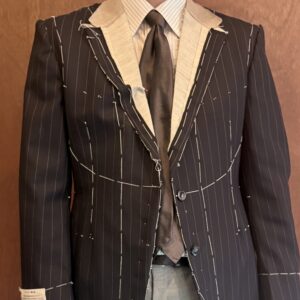 右をピンでつまみ、左と比較しています